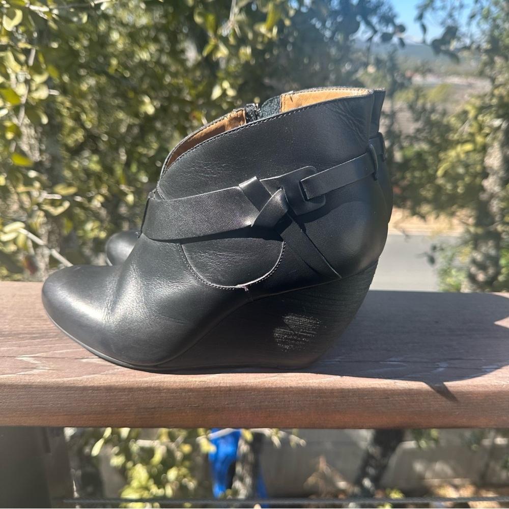 Anthropologie Schuler & Sons Philadelphia black ankle boots size 7.5